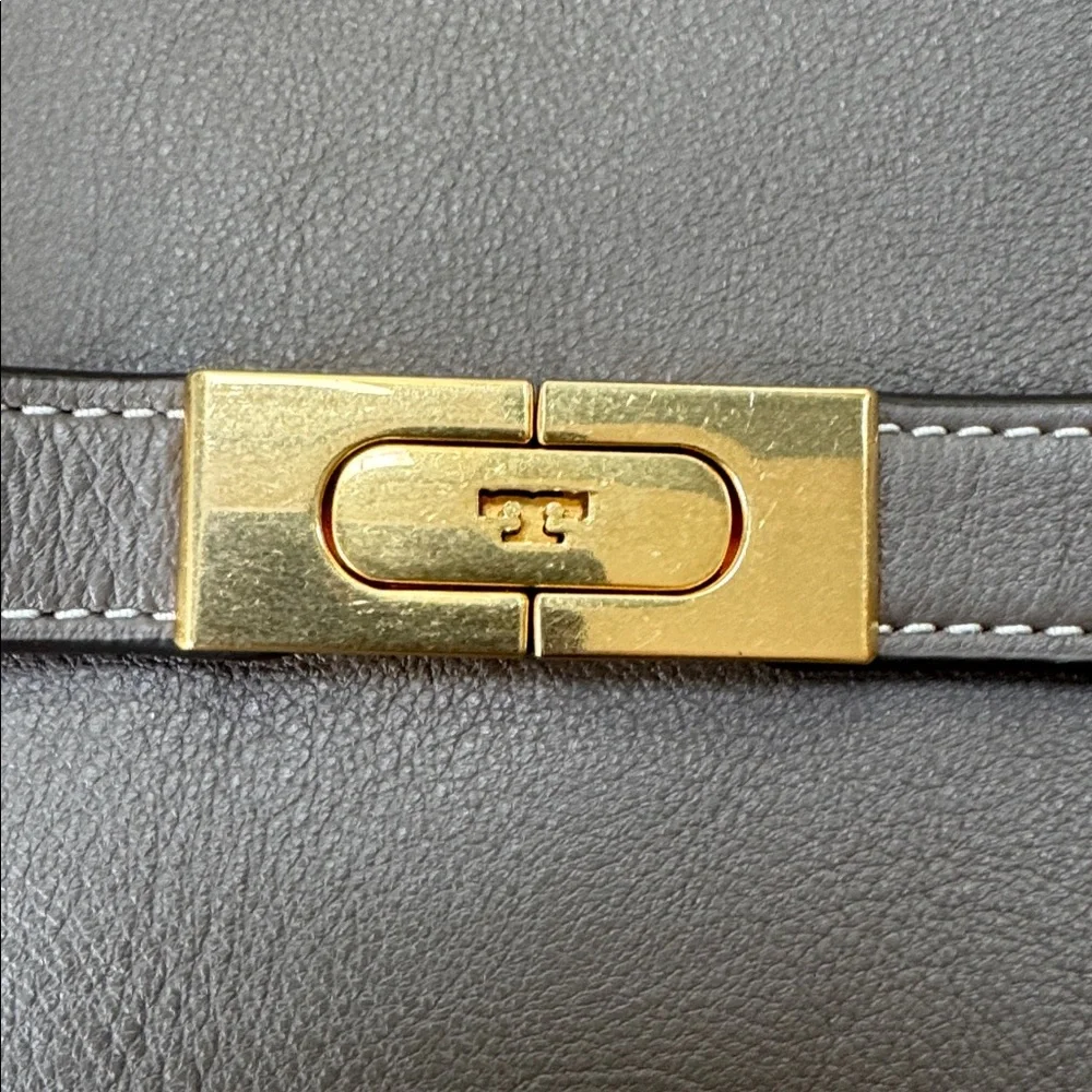 Tory Burch Lee Radziwill Double Bag in Clamshell - Picture 6 of 15
